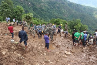 लकडाउनमा माइत आएकी दिर्पा न्यास्रो लागेको भन्दै छोरा बोलाईन, पहिरोमा छोरा संगै सधैका लागि अस्ताइन