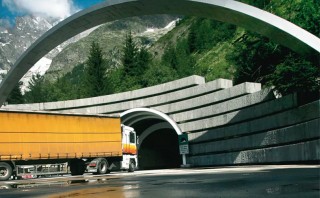 प्रधानमन्त्रीले शिलान्यास गरेको २५ वटा परियोजना निर्माण कार्य उत्साहजनक