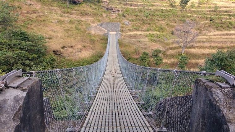 टिकटक भिडियो खिच्ने क्रममा दाङका युवक पुलबाट खसे