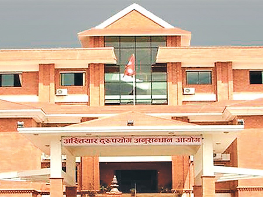 १५ हजार घुससहित पक्राउ
