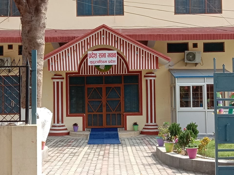 प्रचण्ड–नेपाल समूह छोडेर ओली नेतृत्वको नेकपातिर लागे सुदूरपश्चिमका ६ सांसद