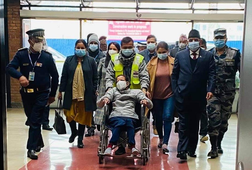 प्रचण्डको भारत यात्राले उब्जाएका भित्री प्रश्न