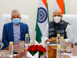 परराष्ट्रमन्त्री ज्ञवाल र भारतीय रक्षामन्त्रीबीच भेटवार्ता