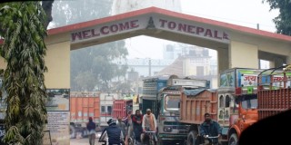 अझै खुलेनन् नाकाः पैदल यात्रीलाई खुकुलो, सवारी आवागमन बन्द