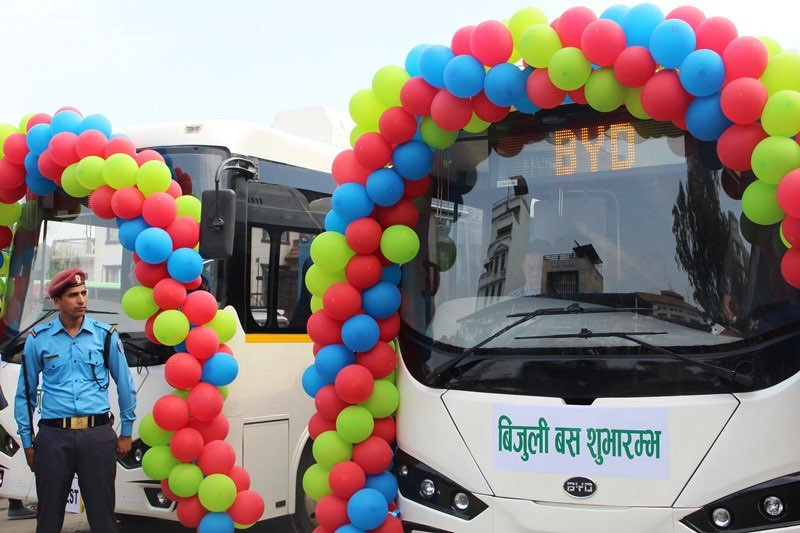 तीन वर्षदेखि थन्किएका बिजुली बस आजदेखि सञ्चालनमा