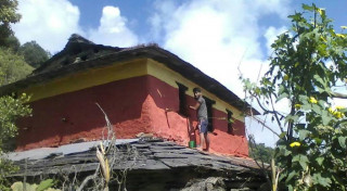 दसैँ नजिकिएपछि गाउँ-गाउँमा सरसफाइ