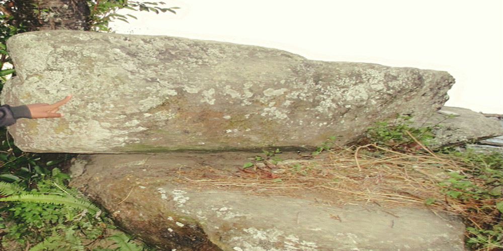 एउटै औँलाले हल्लाउन सकिने ठूलो ढुङ्गो