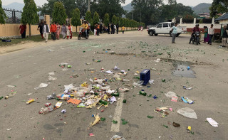 सिन्धुलीमा फेरि झडप, प्रहरीद्वारा दर्जनौं अश्रु ग्यास प्रहार, राजमार्ग फेरि अवरुद्ध
