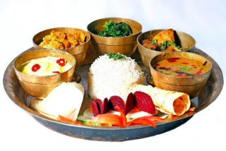 पोषणविद् भन्छन्- भात जतिखेर पनि खानुहुन्न