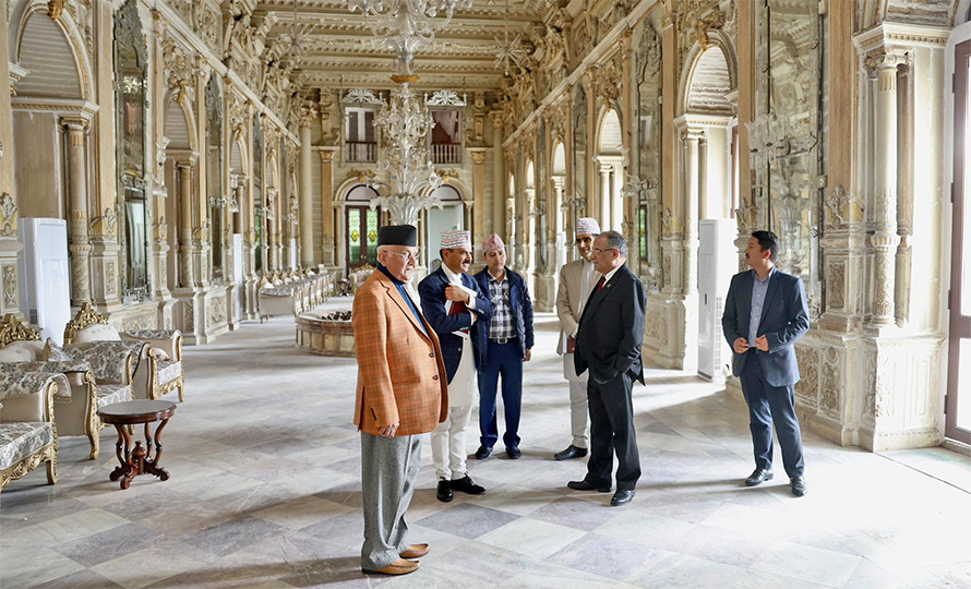 KP-sharma-oli-and-Prachanda-in-pm-office-1.jpg