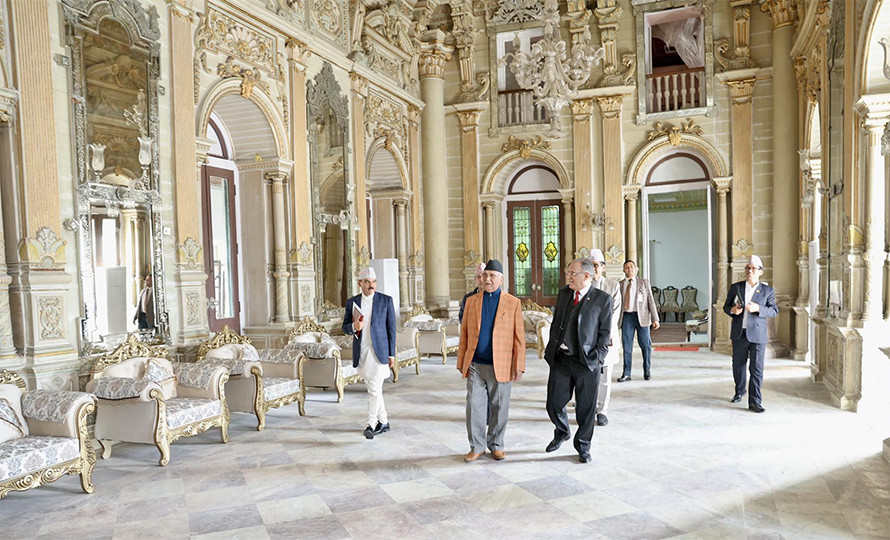 KP-sharma-oli-and-Prachanda-in-pm-office.jpg