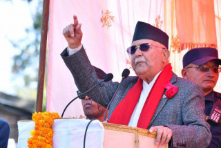 कांग्रेस प्रचण्डपथको भरिया बनेको छ, यो सरकार आफैँ ढल्छ : केपी ओली