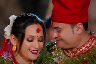 राजीव लोहनीको ‘लप्सी फेदीमा’  (भिडियो)