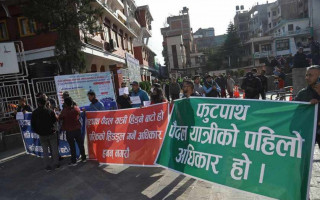 'ईः 'विरुद्ध नै ललितपुरका स्थानीयको प्रदर्शन