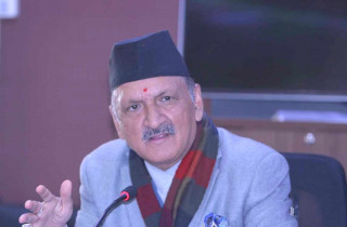 प्रधानमन्त्रीसँग छलफल गरेर नै बजेको खर्चको अनुमान घटाइएको हो : अर्थमन्त्री