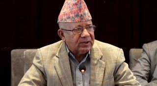 माधव नेपालले बोलाए संसदीय दलको बैठक