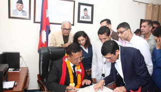 चलचित्र विकास बोर्डको अध्यक्ष दिनेश डीसीले सम्हाले पदभार
