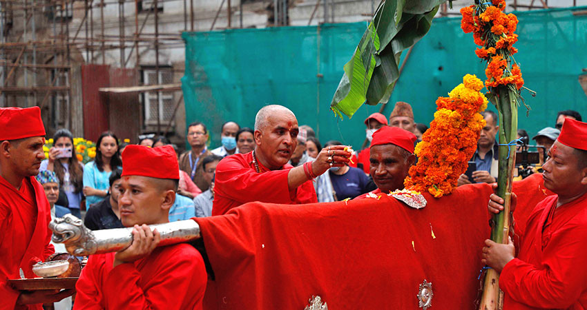 बडादशैँको सातौं दिन,आज घरघरमा फूलपाती भित्र्याइँदै