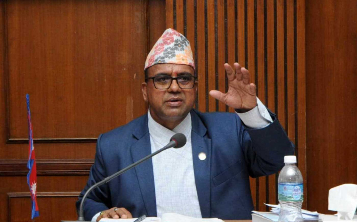 हवाई भाडा वृद्धि गरी यात्रु ठग्ने वायुसेवा कम्पनीलाई कारबाही गर्छौं  : मन्त्री पाण्डे