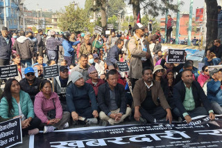 खोला किनारको मापदण्ड खारेज गर्न माग गर्दै र्‍याली