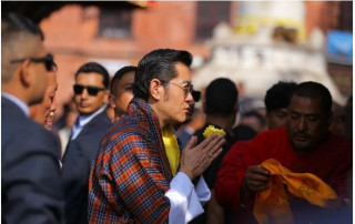भुटानी नरेशद्वारा स्वयम्भूनाथ दर्शन