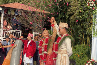 स्मिता दाहालले कसिन् लगनगाँठो