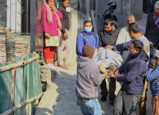 भक्तपुर मृत फेला घटना : पोष्टमार्टमका लागि प्रहरीले शव निकाल्यो