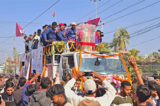 एनपीएल विजेता जनकपुर बोल्ट्सका खेलाडीलाई नगरपरिक्रमा
