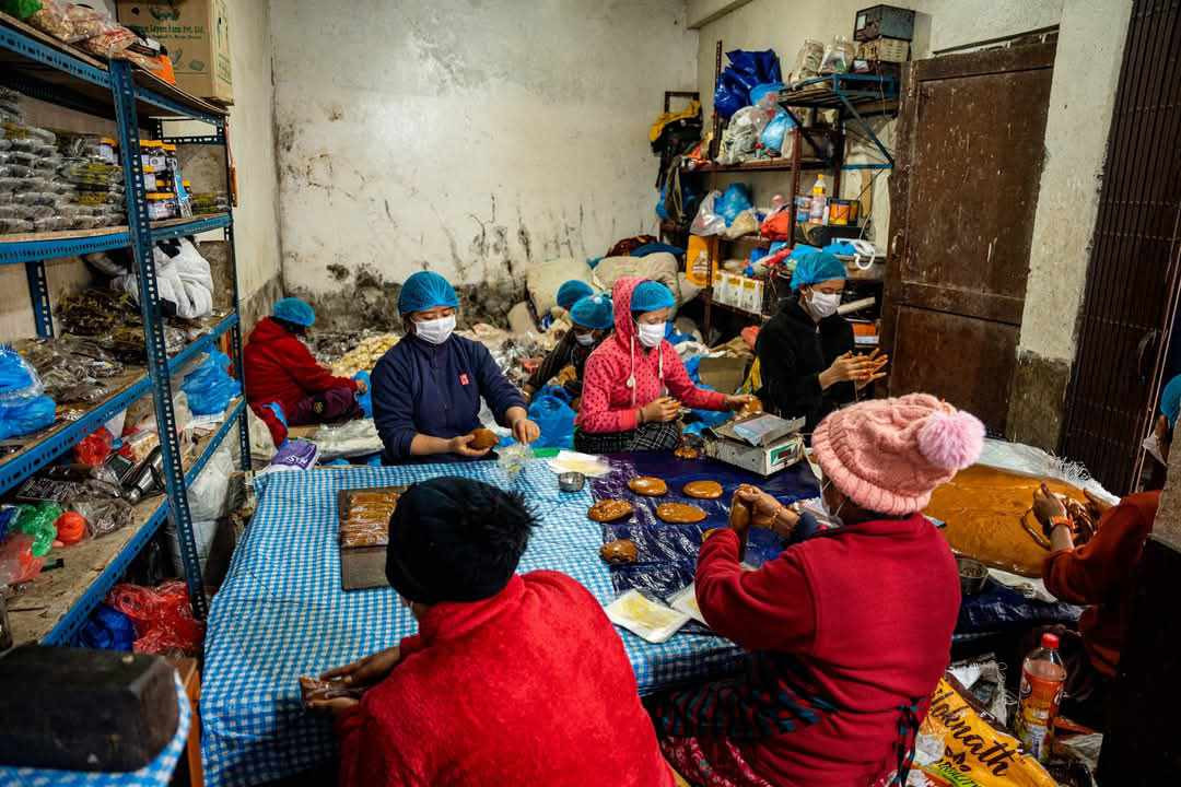 माघे सङ्क्रान्ति नजिकिएसँगै चाकु बनाउन व्यवसायीलाई भ्याइनभ्याइ