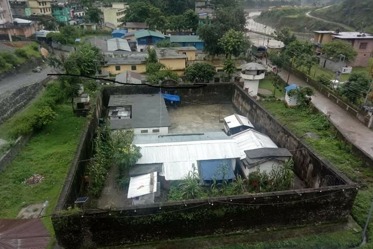 कारागारको क्षमता ४०, बस्छन् ८५ कैदीबन्दी