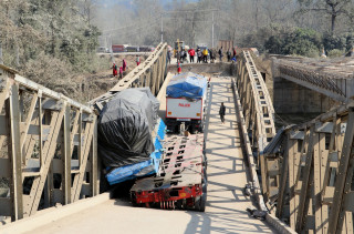 भाँचिएको पुलमा दुईतर्फी डाइभर्सन, यात्रा सहज