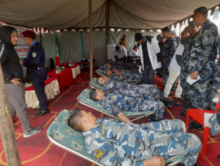 सशस्त्र प्रहरी दिवसमा पर्सामा रक्तदान