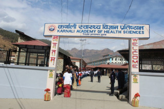 सुगम क्षेत्र छाडेर चिकित्सा शिक्षा पढ्न जुम्ला रोज्दै विद्यार्थी