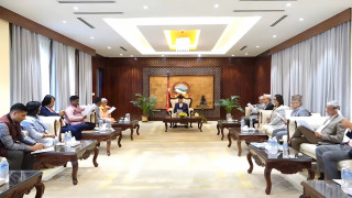 सत्तारुढ दलको बैठक बालुवाटारमा बस्दै