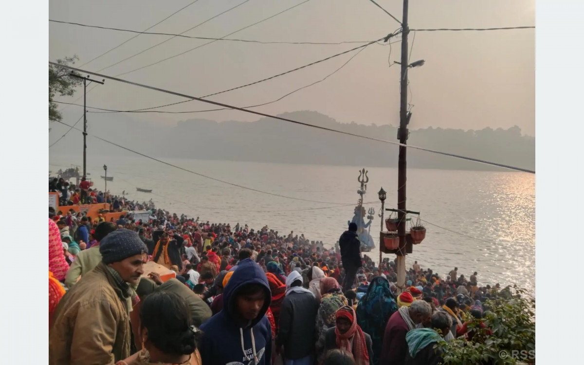 माघे औँसीमा साढे तीन लाख भक्तजनद्वारा त्रिवेणी स्नान