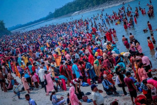 प्रयागराजको महाकुम्भमा नेपाली तीर्थयात्रीलाई निःशुल्क बस्ने र खाने व्यवस्था