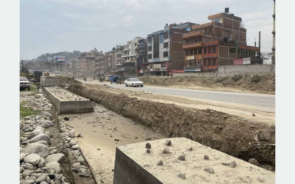 साँगा–धुलिखेल सडकः पुलबजार खण्डमा स्तरोन्नति सुरु