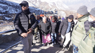 प्रधानमन्त्री कार्कीद्वारा मुक्तिनाथको दर्शन, निर्वाचन सफल पार्न निर्देशन