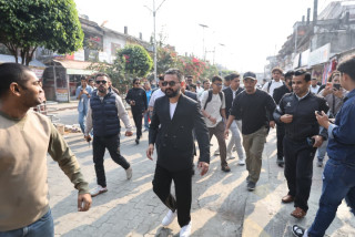 बिहानै देखि झापा–५ मा बालेनको घरदैलो कार्यक्रम