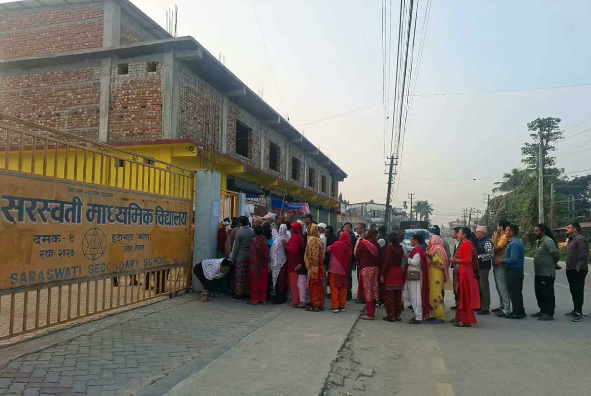 झापामा मतदान सुरुः सात लाख १३ हजार बढी मतदाता सहभागी हुने अपेक्षा