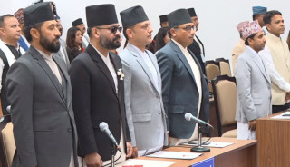 नवनिर्वाचित २७४ जना सांसदले लिए शपथ