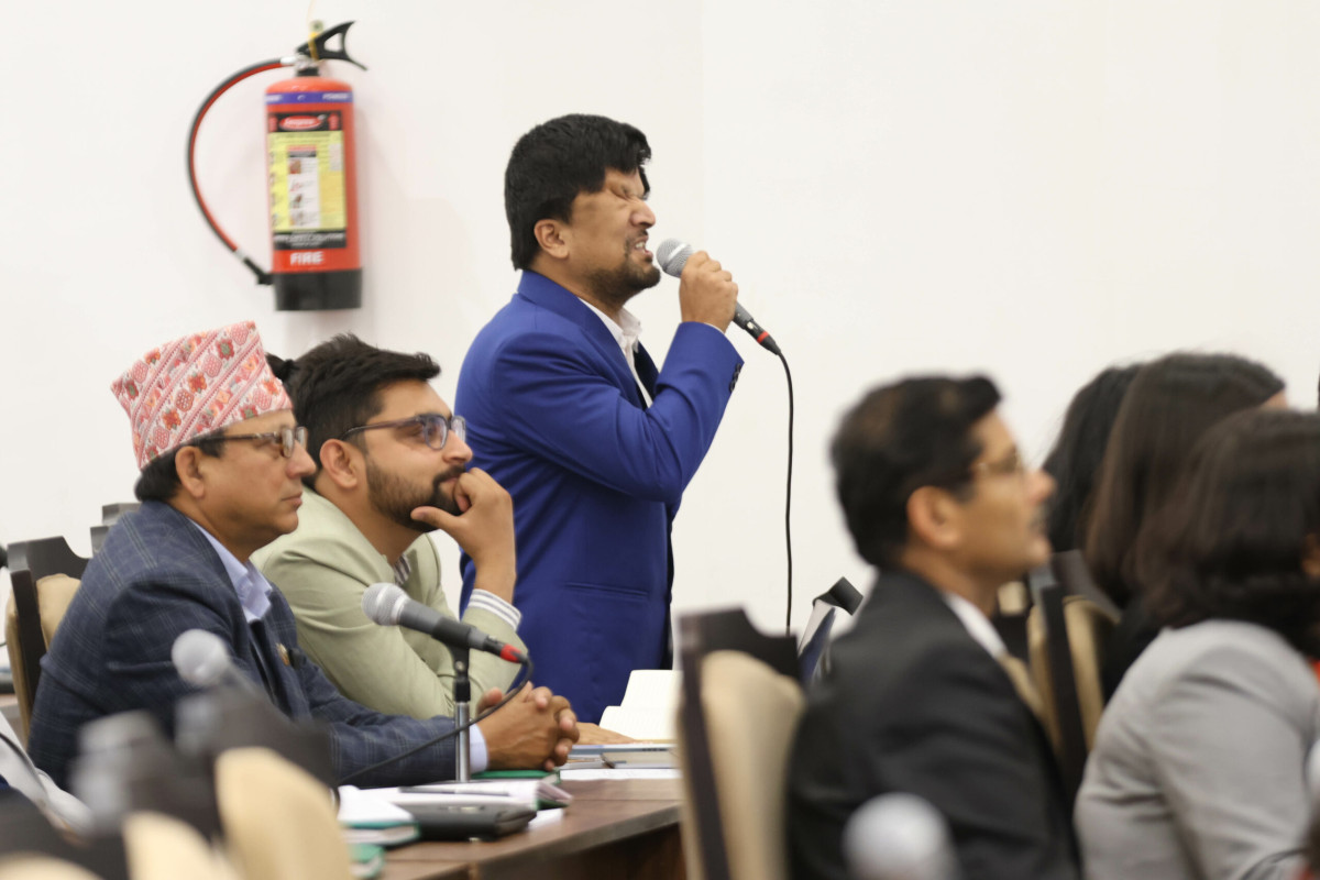 सांसद प्रसाईँको प्रश्नः  तत्कालीन गृहमन्त्री र प्रधानमन्त्रीविरुद्ध मुद्दा चलाउन प्रमाण पुगेन कि प्राथमिकता ?