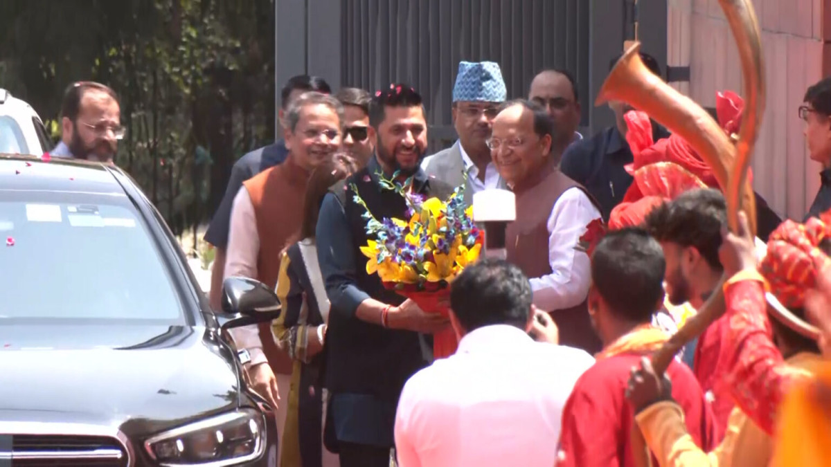 सभापति रवि लामिछानेलाई भाजपा मुख्यालयमा वाजागाजासहित स्वागत, पुष्प वर्षा गराइयो
