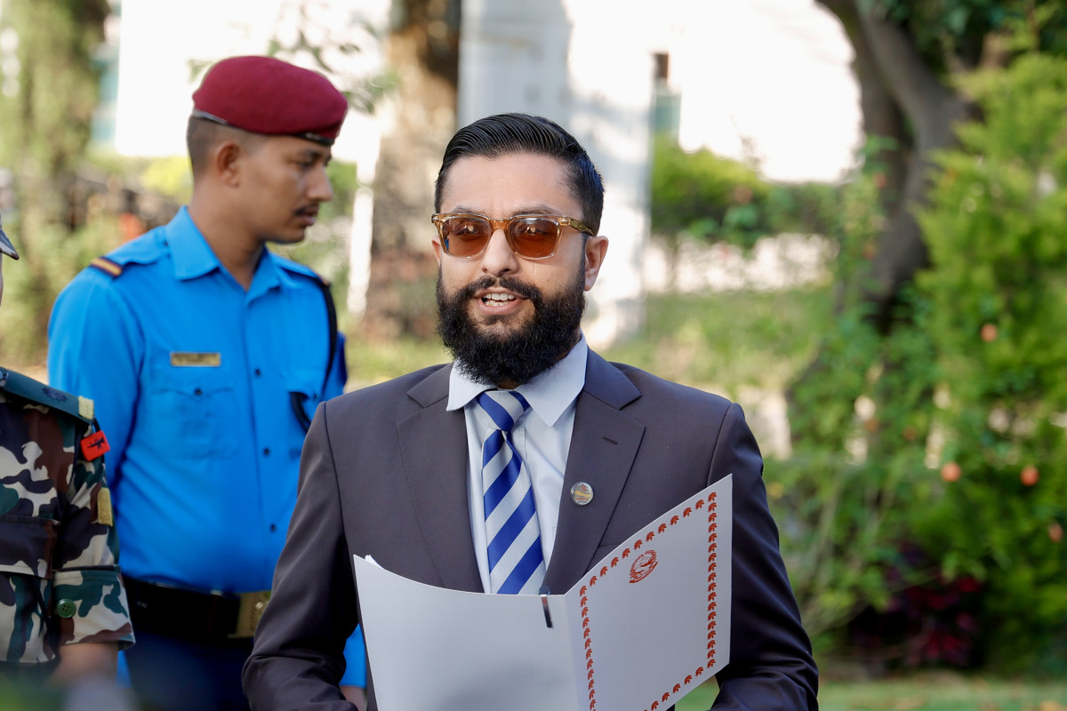 क्यालेन्डर पालना नगरे त्रिवि पदाधिकारीले सार्वजनिक रूपमा कारण देखाउनुपर्छः मन्त्री पोखरेल