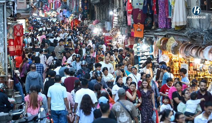 चाडपर्व नजिकिएसँगै बजारमा बढ्यो चहलपहल