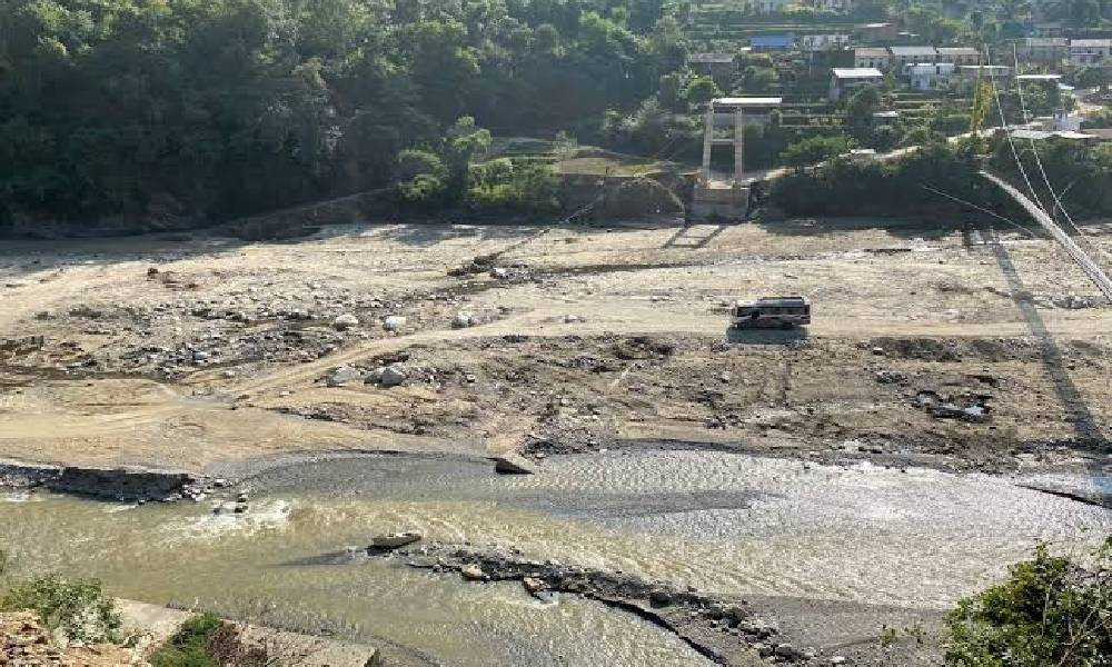 बाढीले तनहुँका आठ झोलुङ्गे र पाँच पक्की पुलमा क्षति, पुनर्निर्माणका लागि सिफारिस